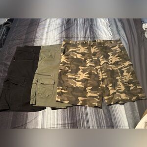 3 Men’s Size 50 Cargo Shorts Lincoln Outfitters